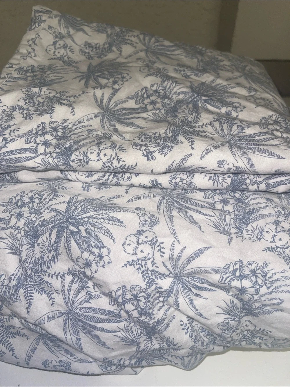 Tommy Bahama Pen and Ink Palm Blue twin fitted Sheet & 1 pillow case